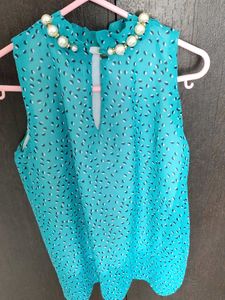 Stylish , Smart Halter Neck PrintedTop