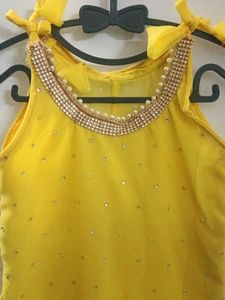 Beautiful Yellow Kurta Set with scrunchies