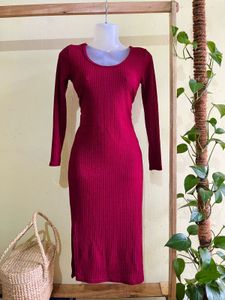 Ribbed Knit Long Sleeve Midi Dress