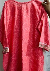 Elegant Pink Embroidered Kurta