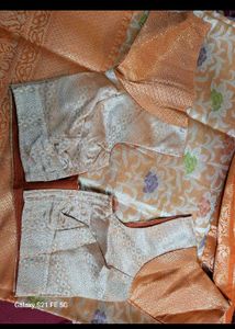 Elegant Floral Pattern Saree with Blouse