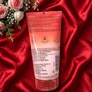 Everyuth Naturals Moisturizing Fruit Face Wash