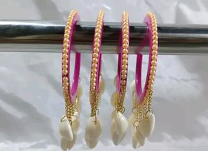 Pearl 4 Kodi Bangles Set