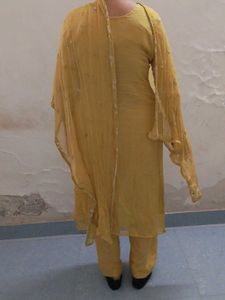 Elegant Yellow Kurta Set