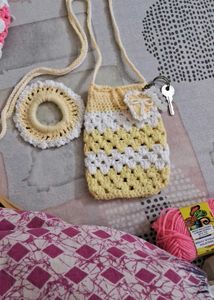 pack of pouch;Keychain and Scrunche