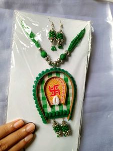 Handmade Green Beaded Necklace & Earrings