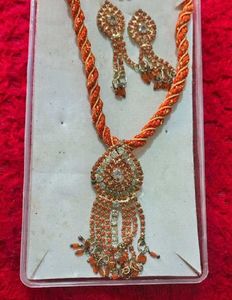 Stunning Orange &amp; Crystal Jewellery Set