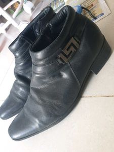 Chic Black Leather Ankle Boots