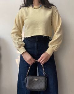 H&amp;M Cropped butter Yellow Sweatshirt