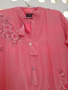 Elegant Pink Embroidered Kurta