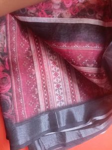 Floral Print Saree with Metallic Border