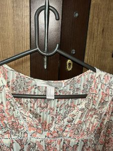 Floral Print V-Neck Blouse