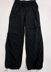 Relaxed Black Cargo Pants