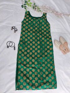 Elegant Black &amp; Green Banarasi Kurtis