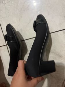 Elegant Black Bow Heels