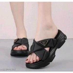 women's Black Stylish Flip-Flops
