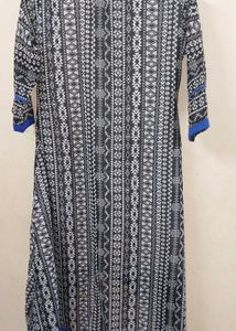 Stylish Black &amp; White Printed Kurta