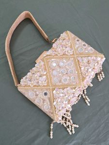 🔻PRICE DROP - LAVIE LUXE Embroidered Clutch