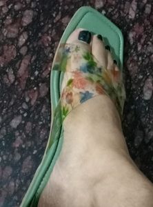 Beautiful Floral Design Flat Sand
