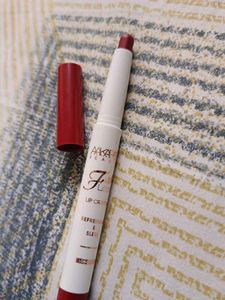 Fab Look Lip Crayon - Red