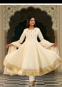 Elegant White & Gold Dupatta
