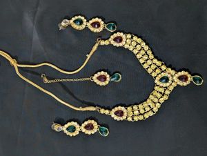 Exquisite Kundan Necklace Set