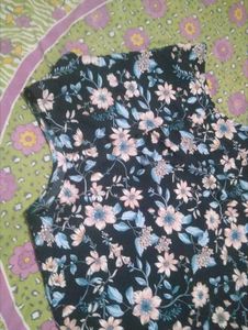 Floral Print Sleeveless Top