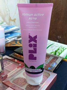 Plix Jamun Active Acne Juicy Cleanser