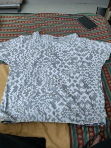 Grey &amp; White Printed Top