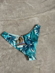 New with tag Tropical Print Bikini Bottom
