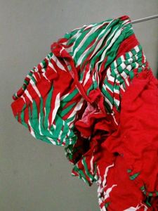 Red &amp; Green Tropical Print Off-Shoulder Top