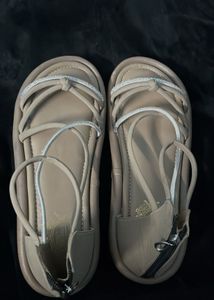 🦒Elegant Beige Strappy Sandals
