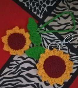 ✨Handmade Crochet sunflower &amp; Daisy Flower Keychai