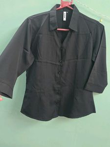 Chic Black 3/4 Sleeve Collared Top