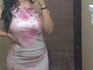 Elegant Pink Floral Dress 🩷
