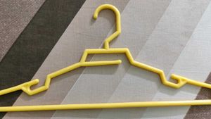● Plastic Hangers ●