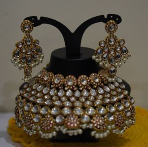 Stunning Kundan Necklace & Earring Set