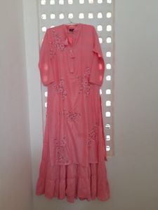 Elegant Pink Embroidered Kurta