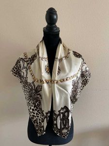 Scarf with Chain and Leopard Print