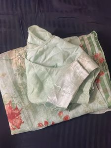 Beautiful Floral Print Saree