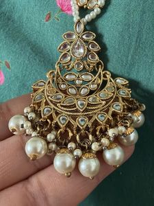 Elegant Pearl &amp; Kundan Maang Tikka