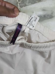 Comfortable Off-White Leggings