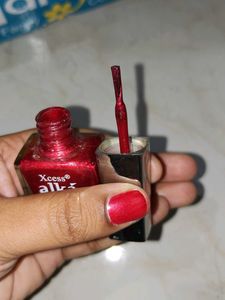 Combo lipsticks(Mamaearth) and Nail polish