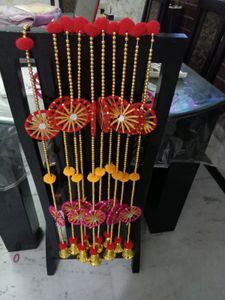 1 Pair Of Elegant Latkan