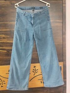 Light Wash Wide Leg Jeans ( Boyfriend Fit)