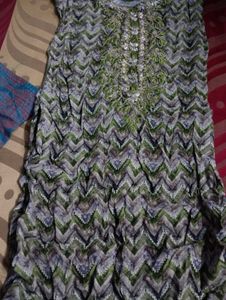 Embellished Green Chevron Print Kurta by one get 1