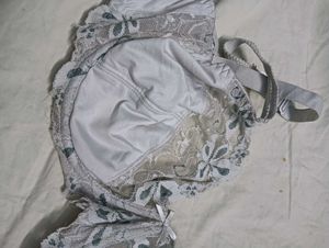 Lace Trimmed 💛 Comfort Bra