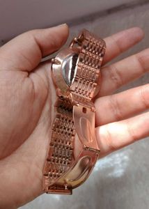 Joker &amp; Witch Rose Gold Metallic Analog Watch (Bla