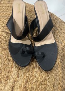 New Chic Black Toe-Ring Mules