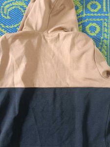 Stylish Two-Tone Zip-Up Hoodie